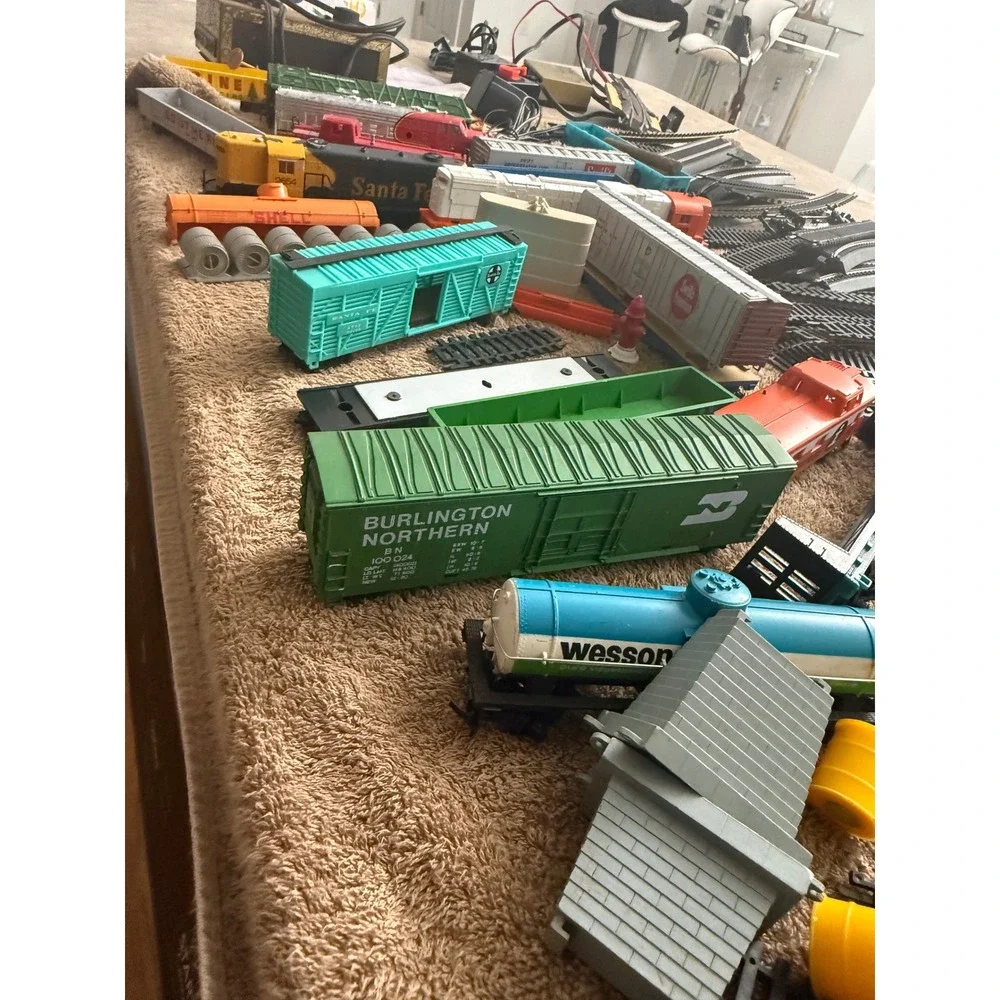 Vintage HO Scale Train Lot Tyco Santa Fe Burlington Northern Track Power LOT200+